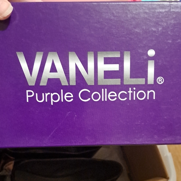 Vaneli Black and Brown Bow Flats - Picture 2 of 9